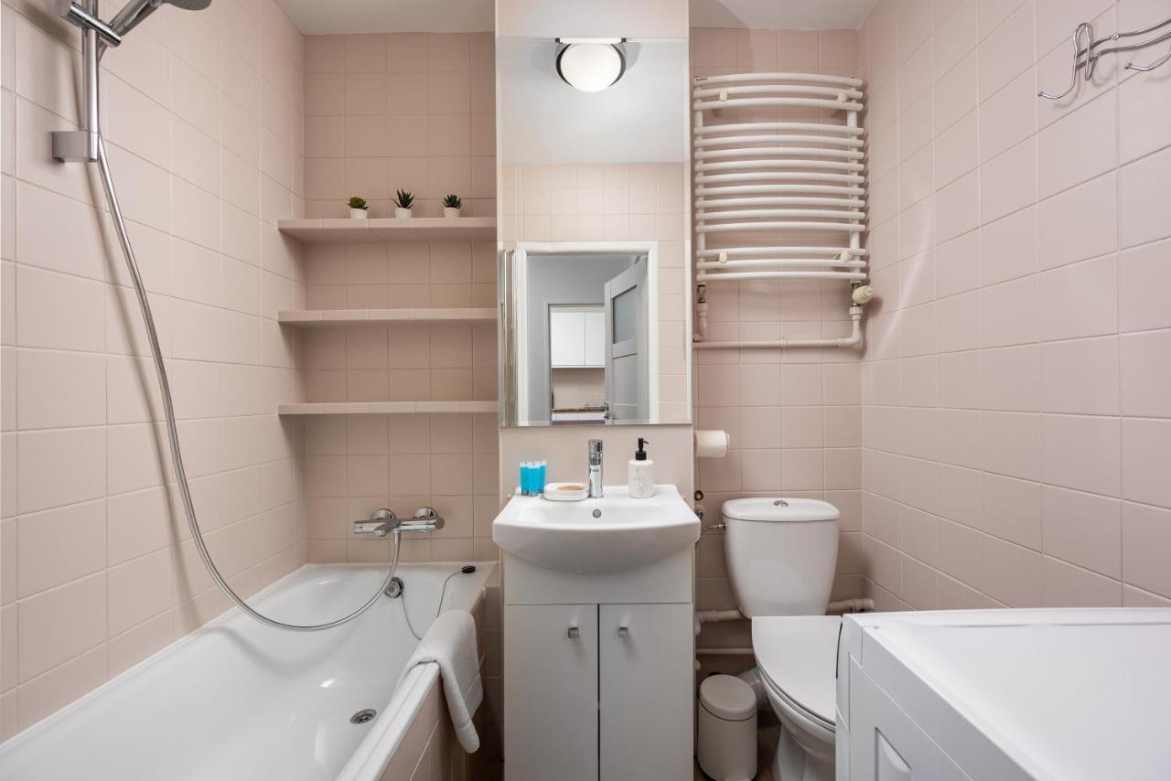 9Th Floor City View Apartment Varsavia Esterno foto