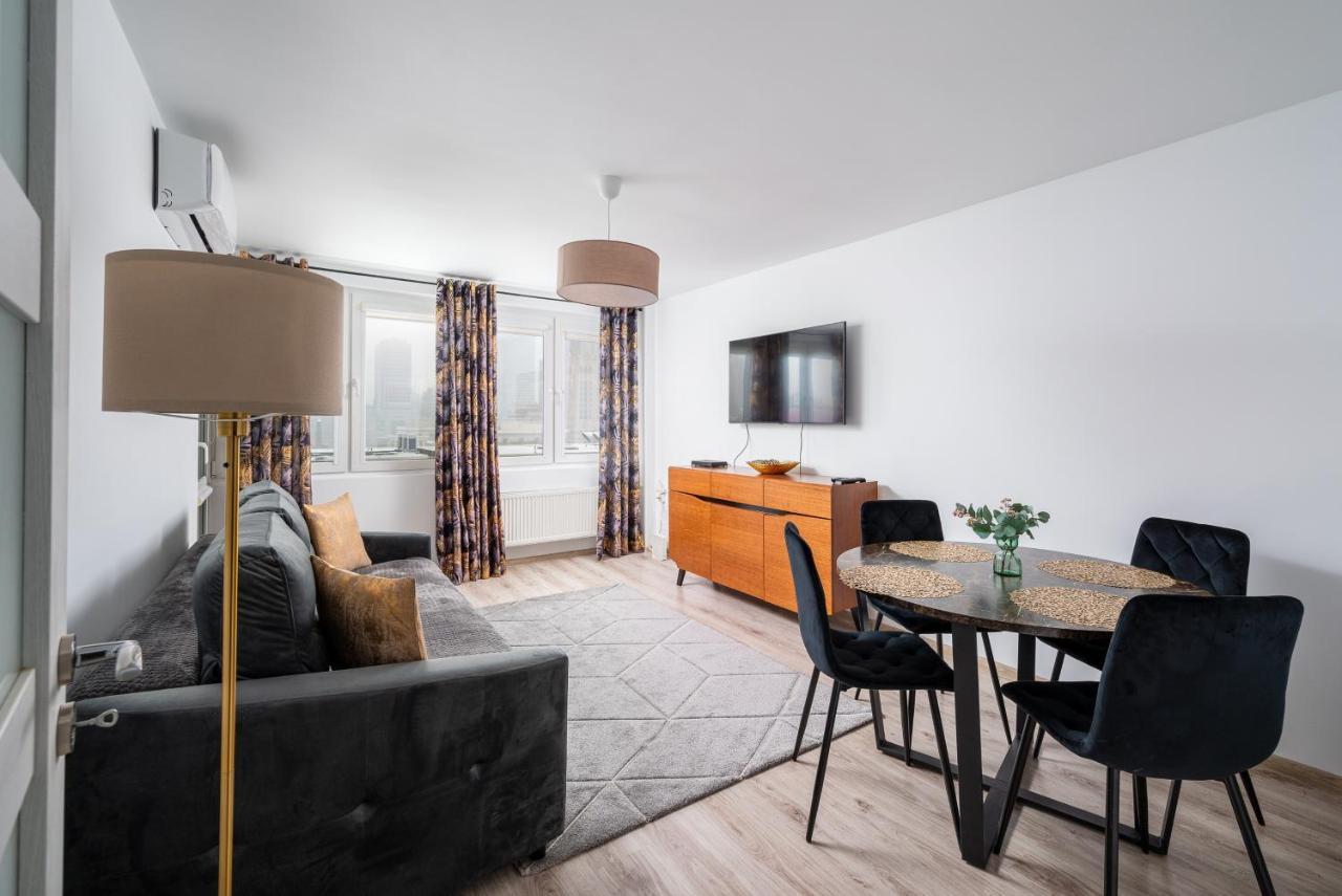 9Th Floor City View Apartment Varsavia Esterno foto